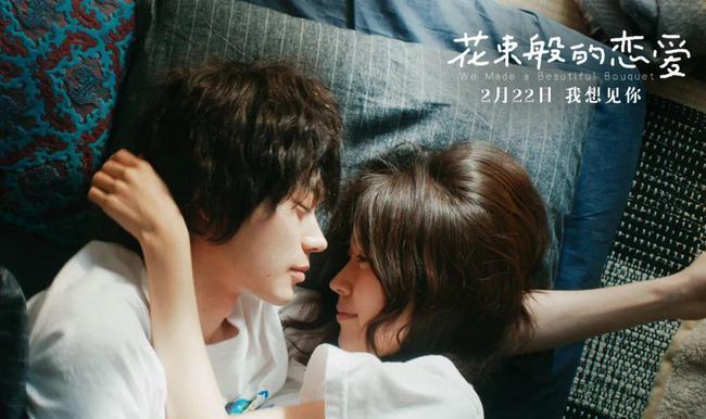 救援时尚的女孩